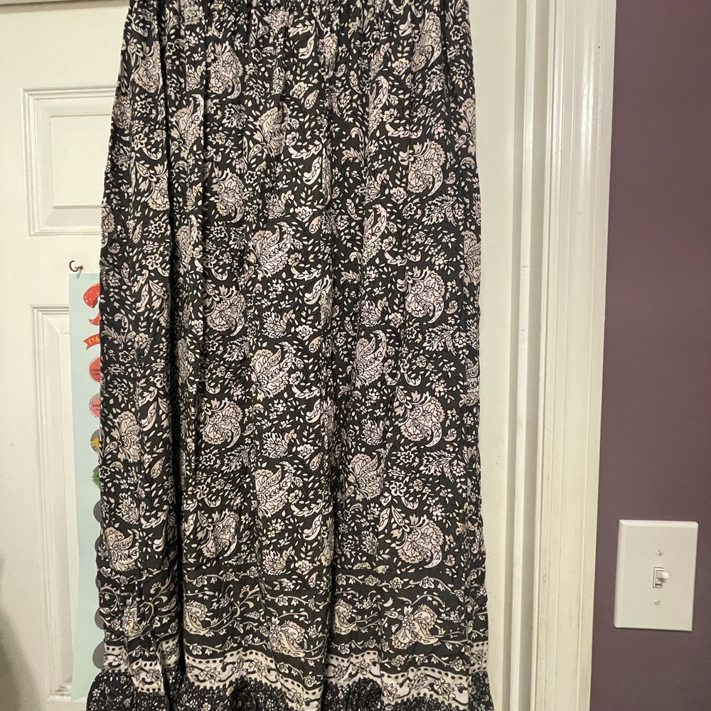 SPELL Little Bird Maxi Skirt size L
OPEN TO TRADES 😊 - Picture 2 of 6